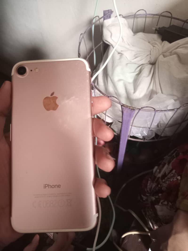 Apple iPhone 7 1