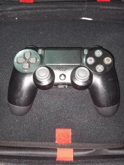 PS4 controller