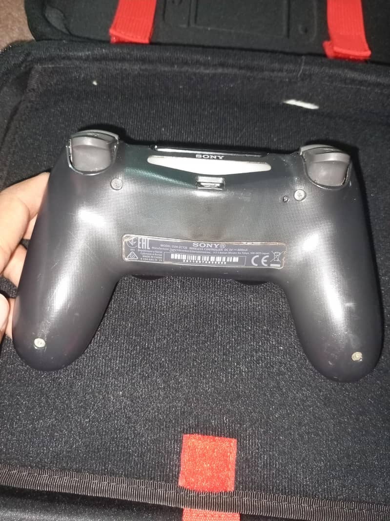 PS4 controller 1
