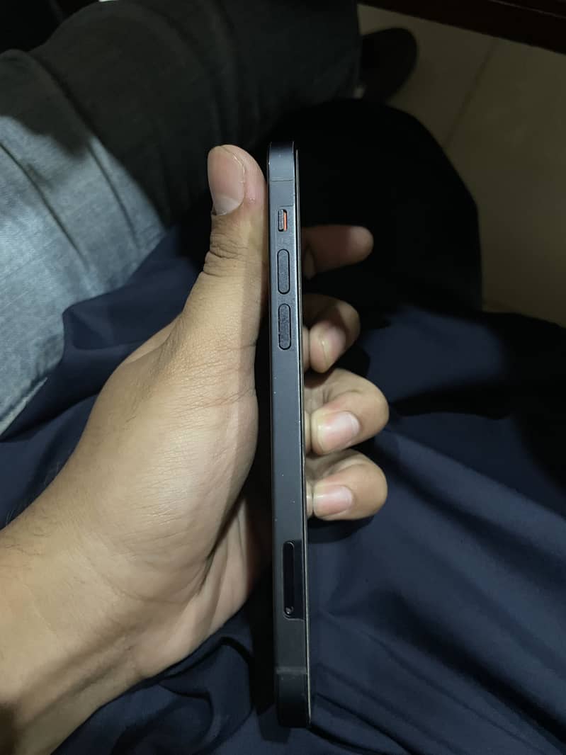 iPhone 12 3