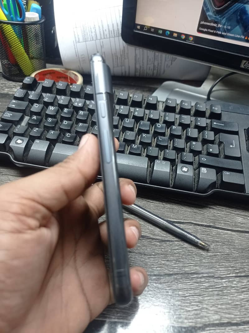 Google Pixel 8 4