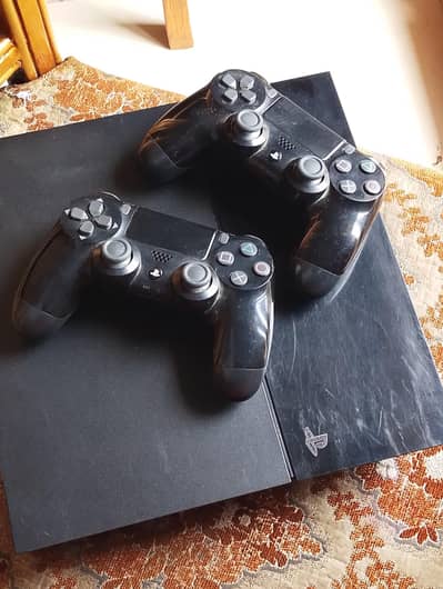PS4 Slim 500GB Jailbreak | 2 Original Controllers | Games Installed