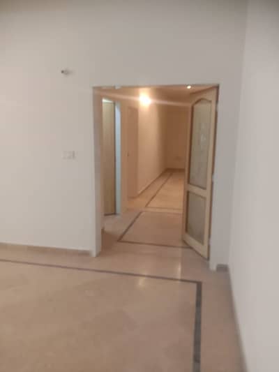 MODEL TOWN 1 KANAL E BLOCK UPPER PORTION LOWER LOCK 3BED