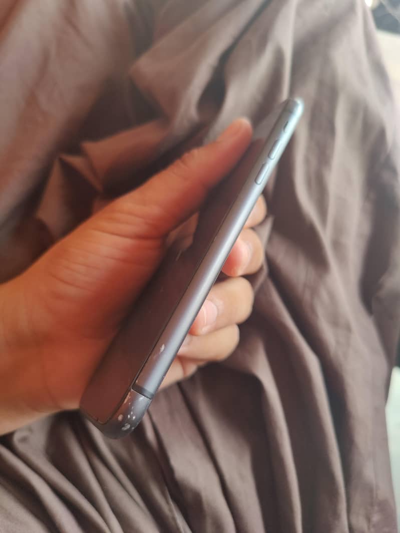 Apple iPhone 11 3