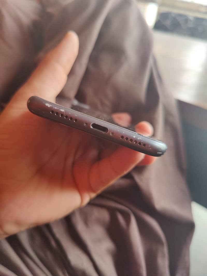 Apple iPhone 11 5