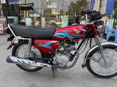 Honda 125 Model August 24 total original 185k