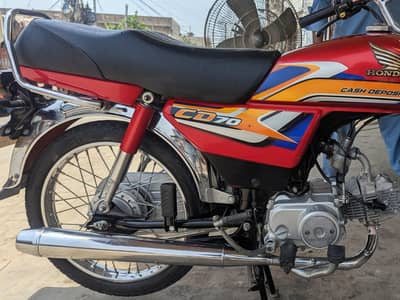 CD 70 in Red colour 2024/25 in fresh condition