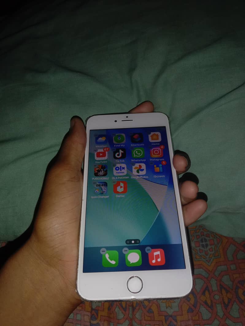 Apple iPhone 6S Plus 4