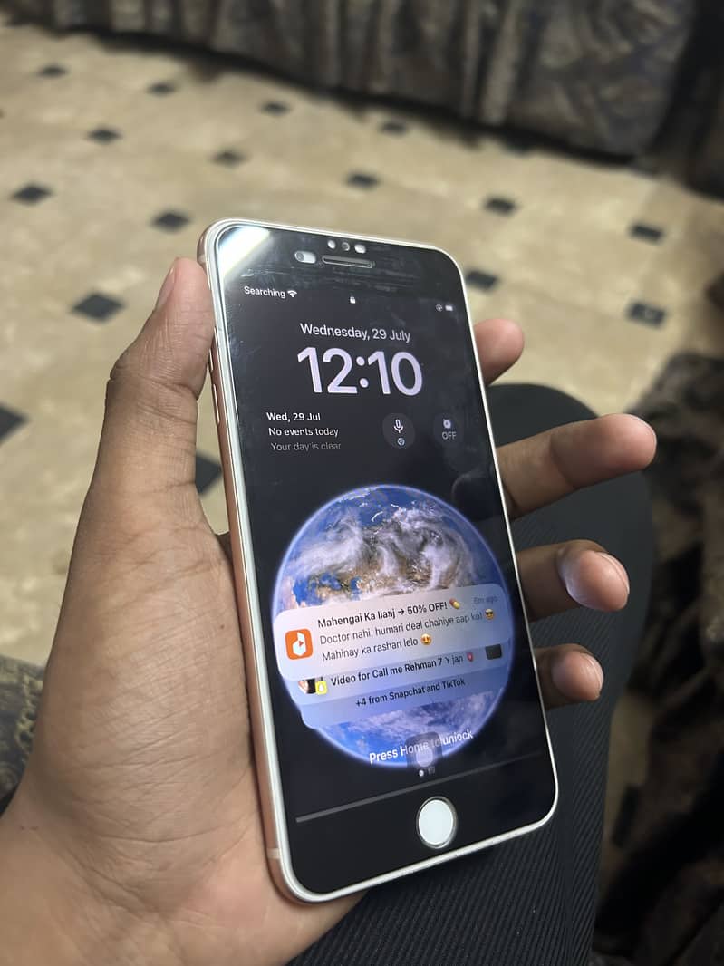 Apple iPhone 8 Plus 2