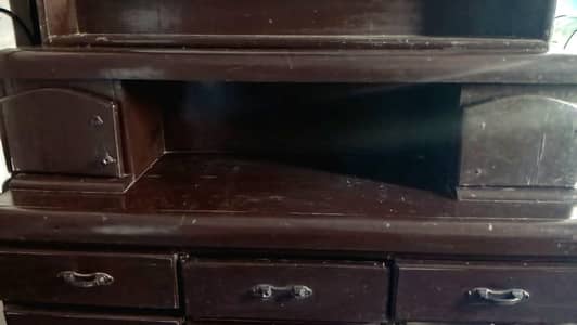 Used Wooden Dressing Table With Clear Mirror