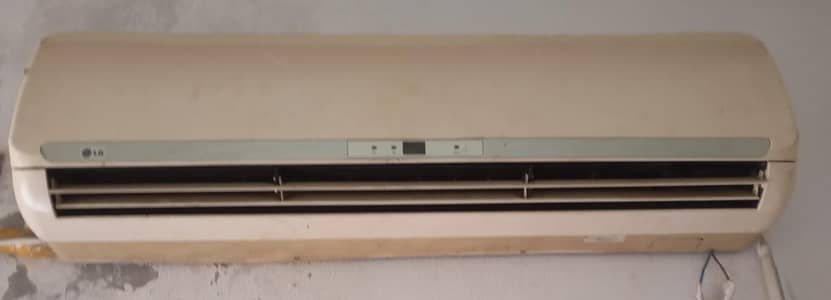 bilkul okay hai Koi masla Nahin LG ka AC 1.5 tun 03074342595