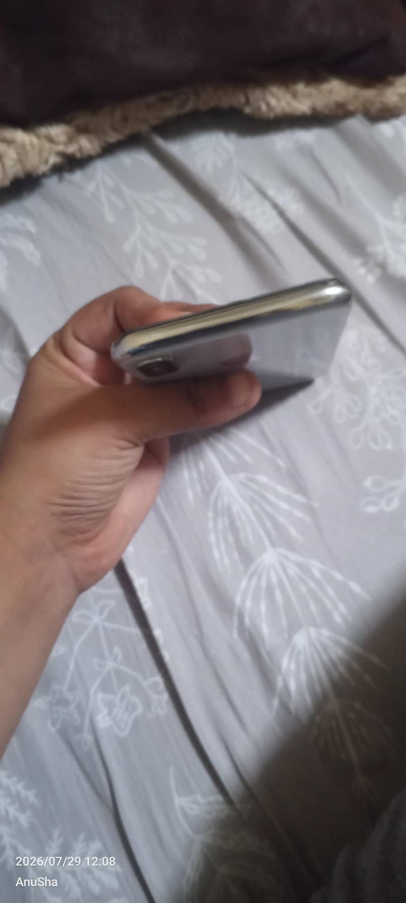 Apple iPhone X 3