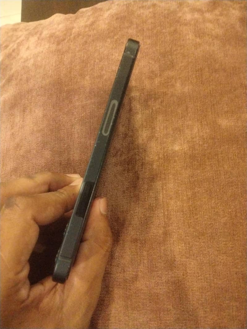 Apple iPhone 12 3