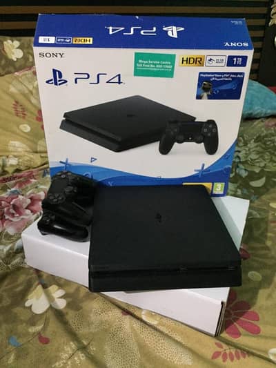 playstation 4 slim jailbreak 1TB with box