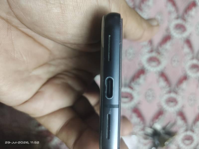 Google Pixel 8 6