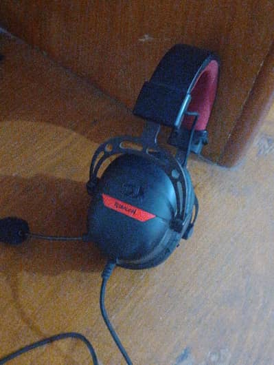 Red dragon Gaming headhone good condition