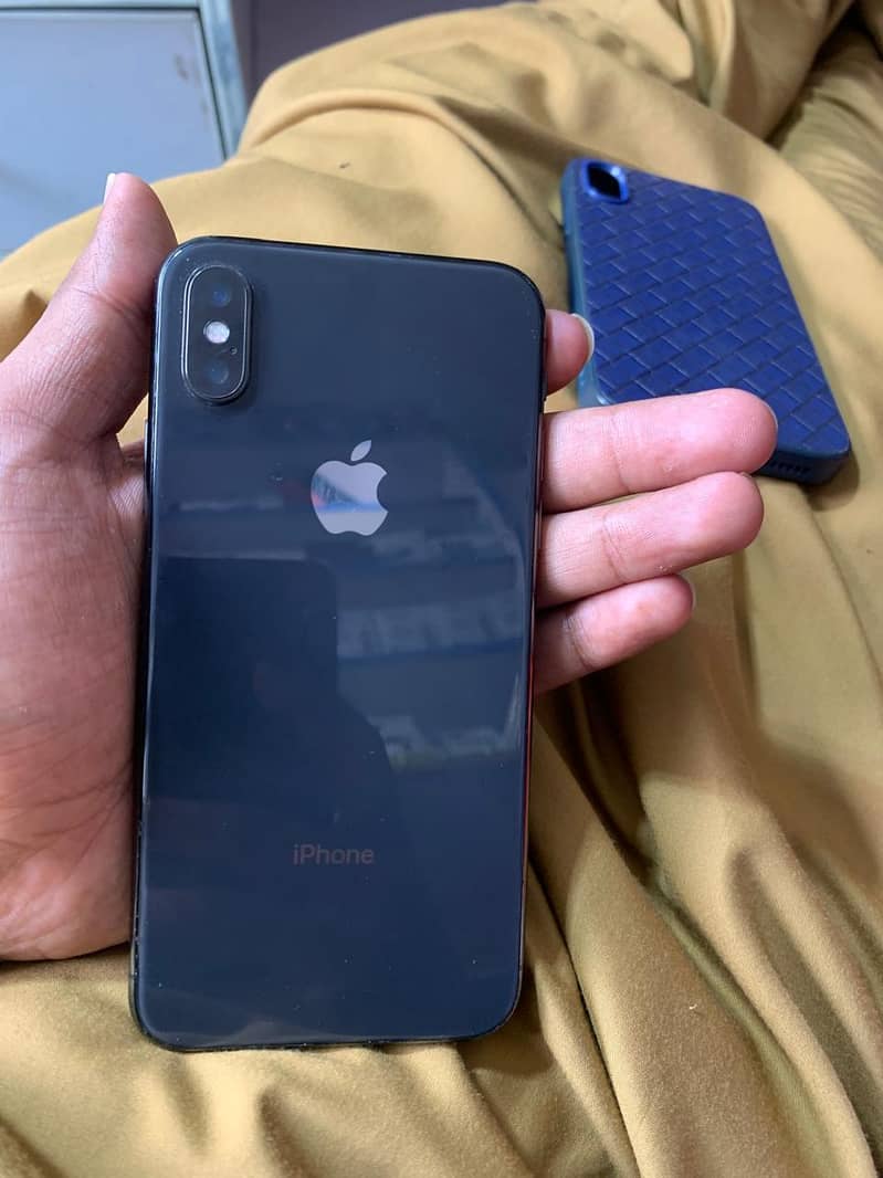 Apple iPhone X 4