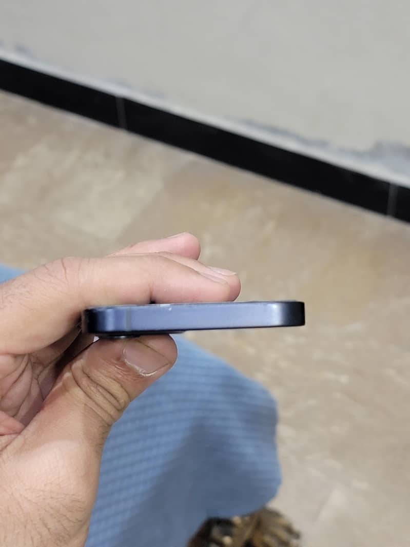 Apple iPhone 12 mini 1