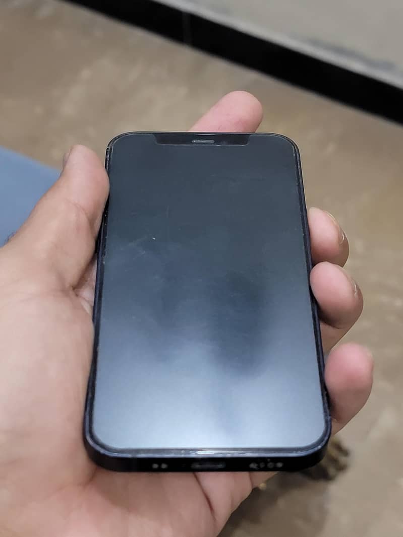 Apple iPhone 12 mini 4