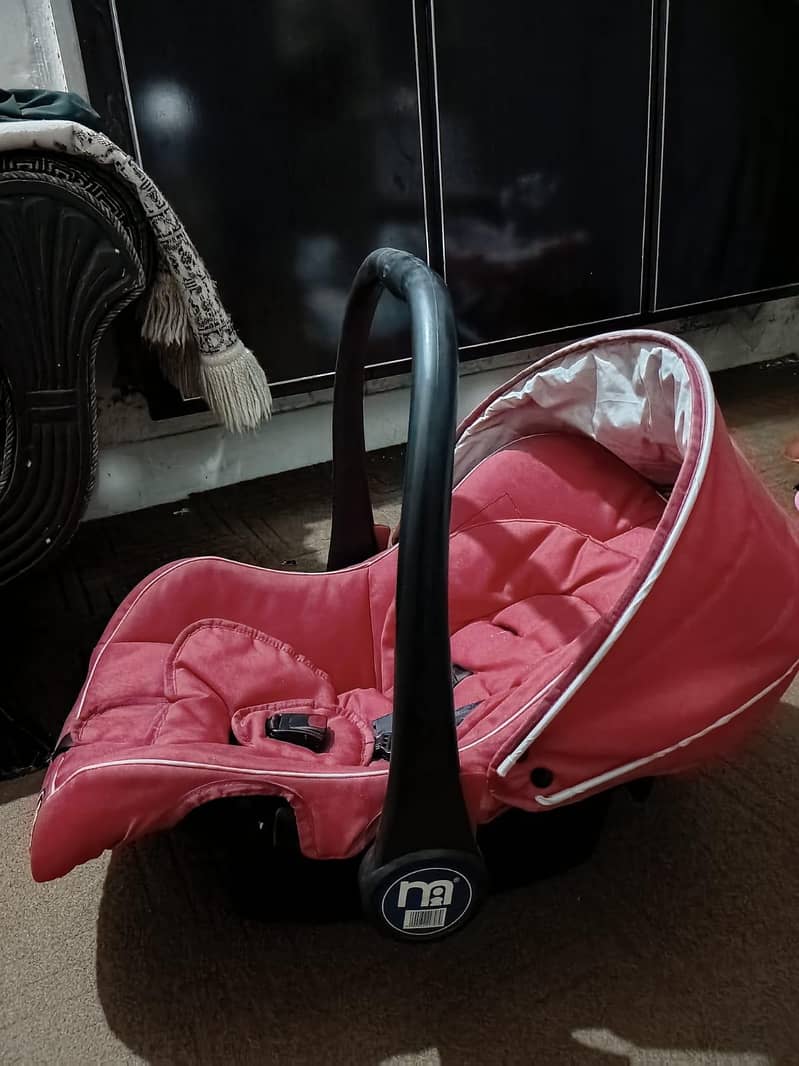 carry cot 1
