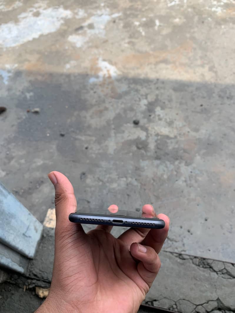 Apple iPhone 8 Plus 2