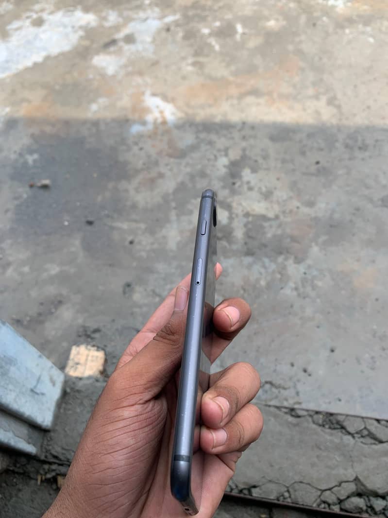 Apple iPhone 8 Plus 4