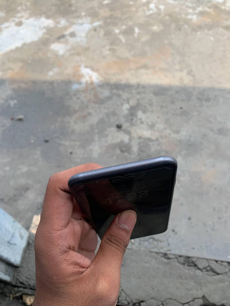 Apple iPhone 8 Plus 5