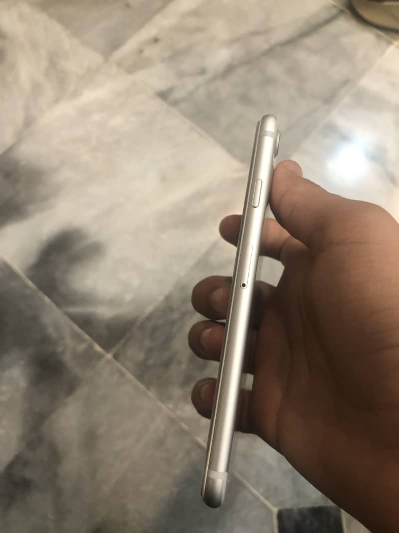 Apple iPhone 7 3