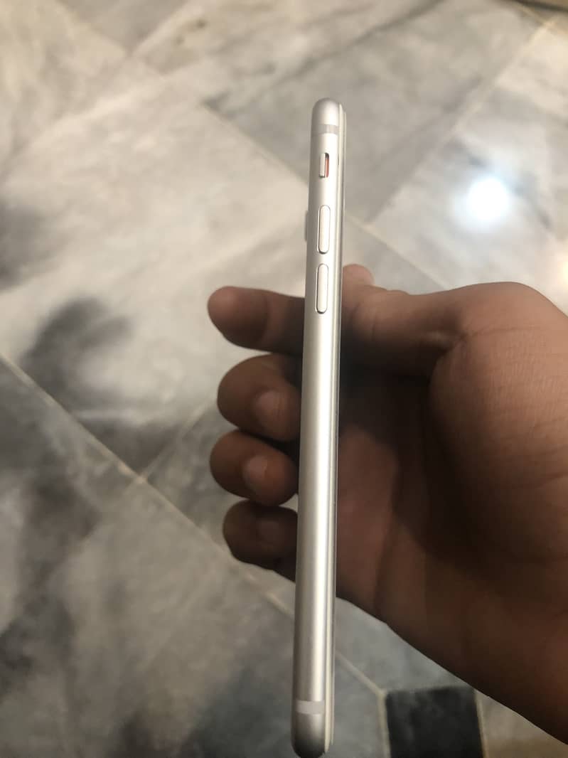 Apple iPhone 7 4