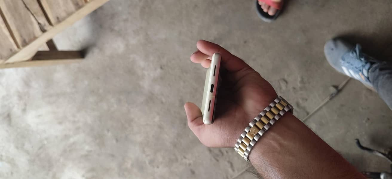 Google Pixel 7 5