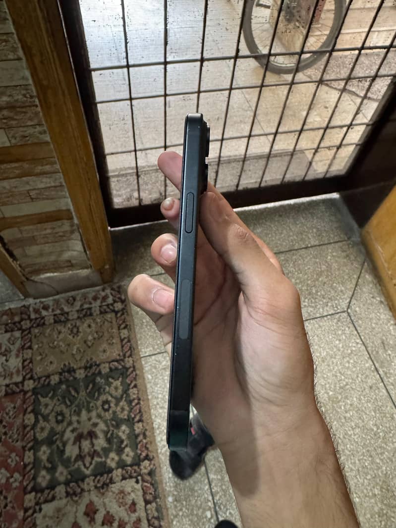 Apple iPhone 15 6