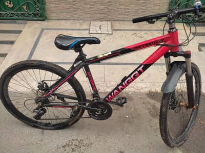 Aluminium body bicycle with gears.