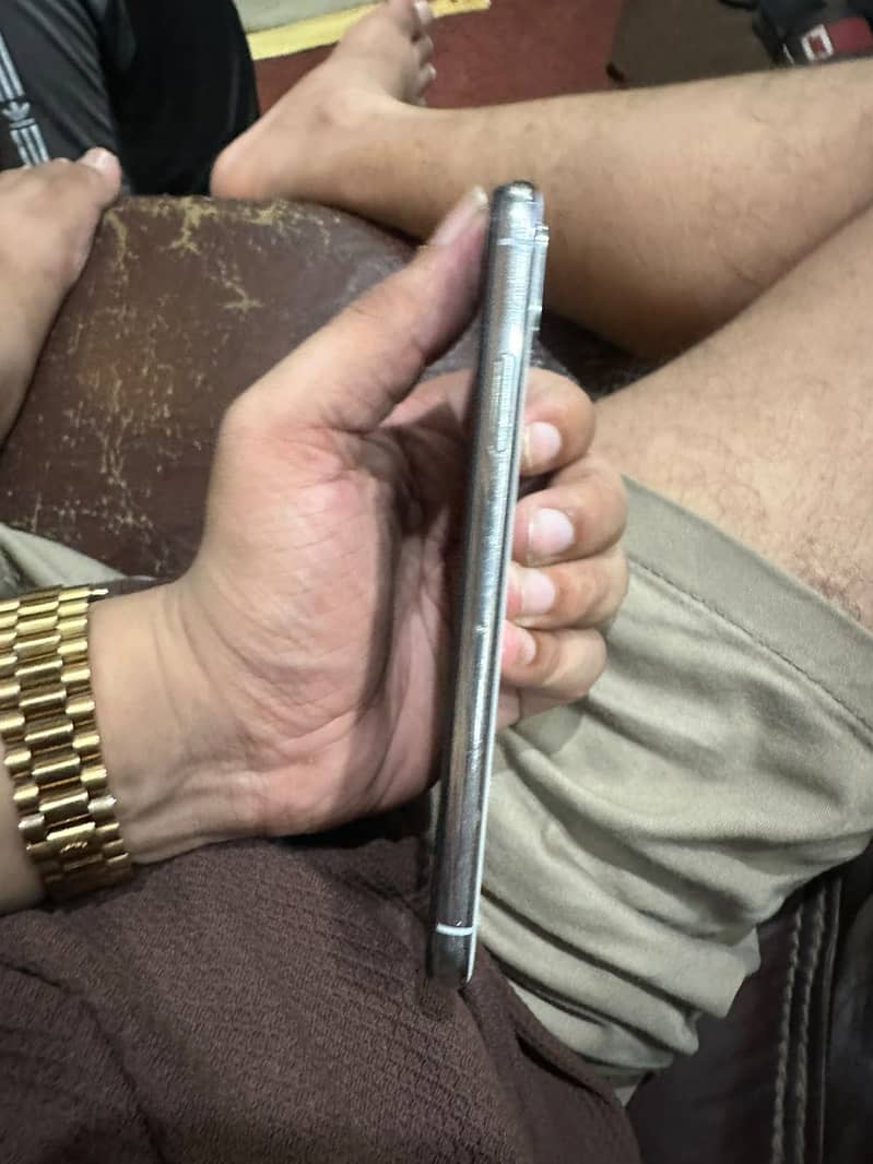 Apple iPhone X 3