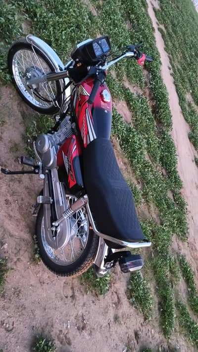for sale Honda 125 like new totally 500 km chali he
