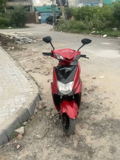 Road King R99 Pro scooty