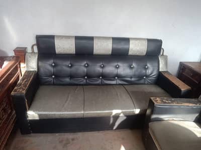 5 seater used sofa set ( Urgent sale )