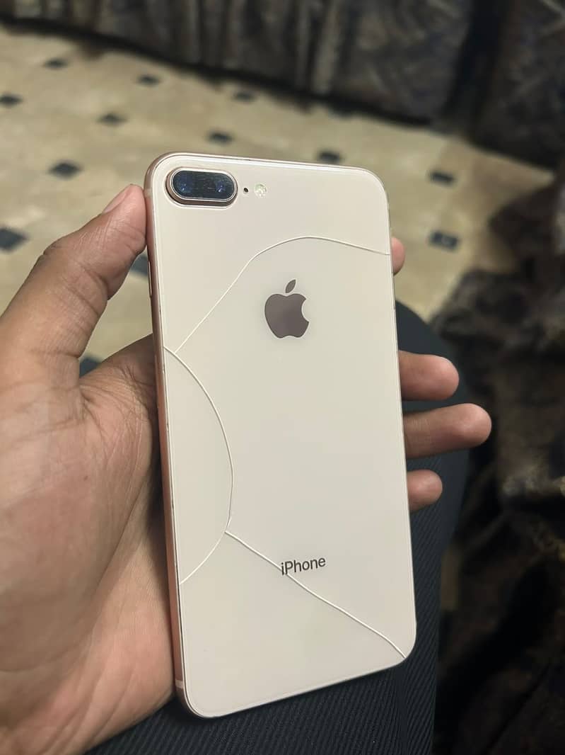 Apple iPhone 8 Plus 0
