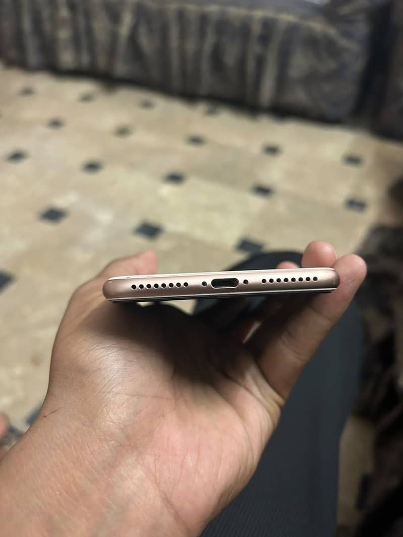 Apple iPhone 8 Plus 2