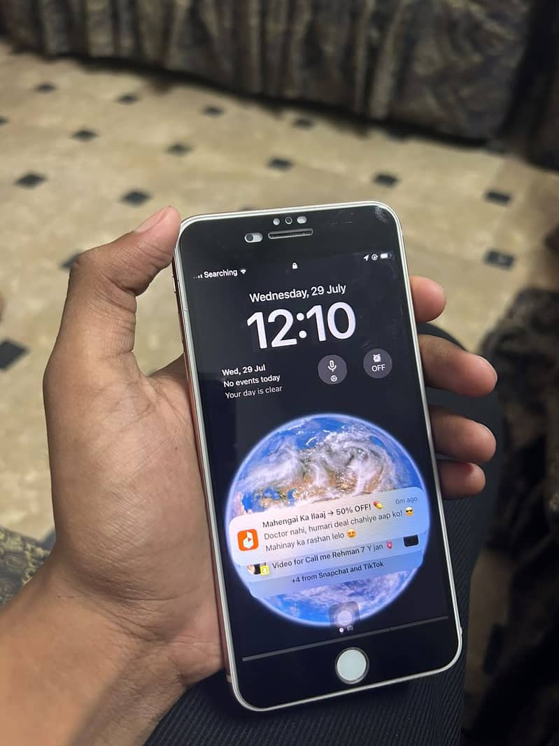 Apple iPhone 8 Plus 3