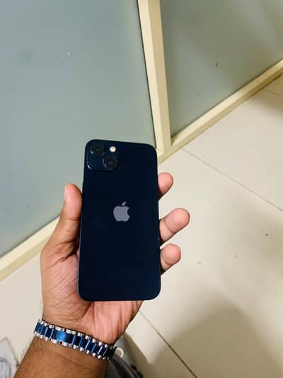 Apple iPhone 13