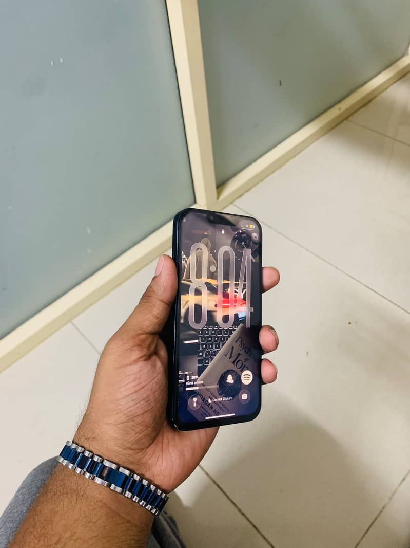 Apple iPhone 13 4