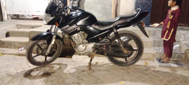 Yamaha ybr 125 black calour