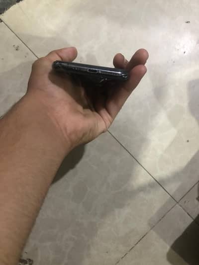 Apple iPhone XS.    03473243001