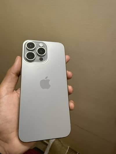 iPhone 15 Pro Max