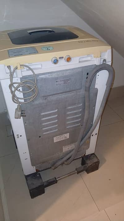 LG 7kg Fully Automatic Washing Machine (Top Load)