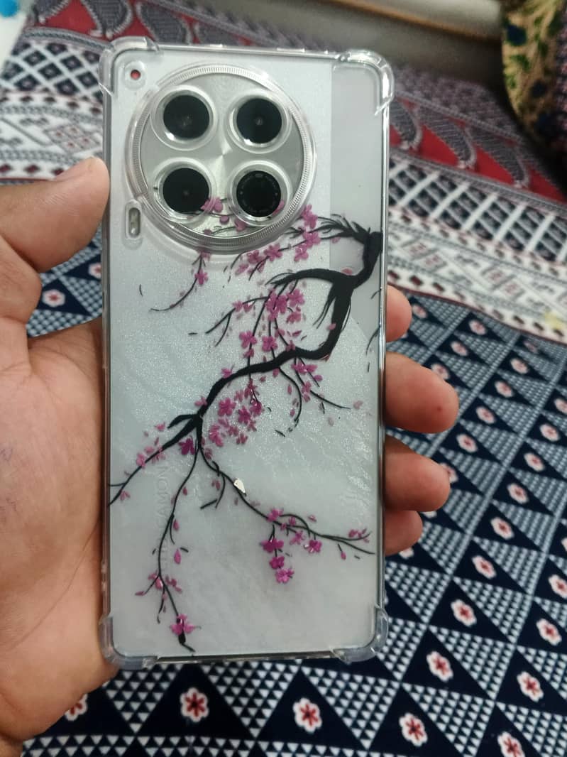 Tecno CAMON 30 0