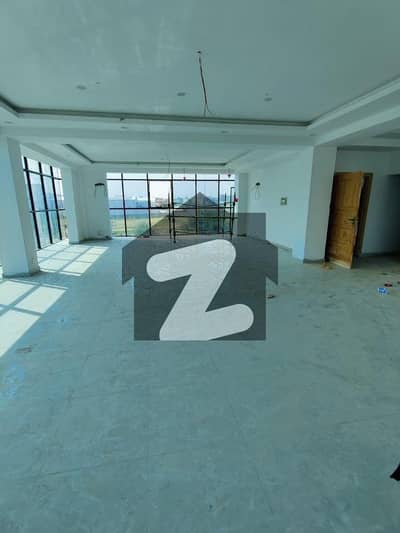 Gulberg 1800sqft 1st Floor Available For Rent, Lift Installed