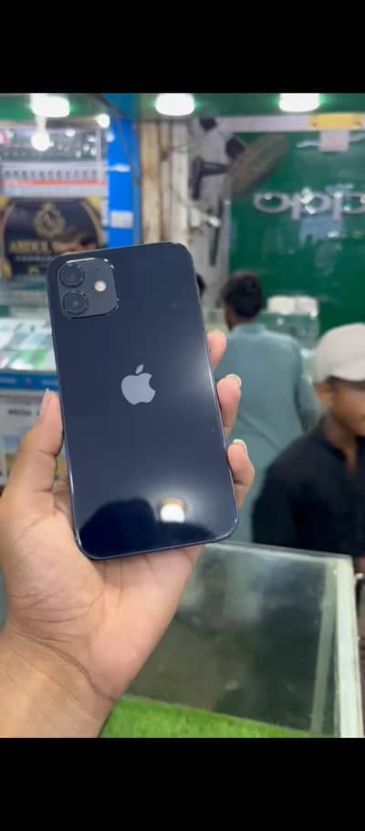 Apple iPhone 12