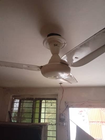 this is fully original cooper wire fan in good working condition