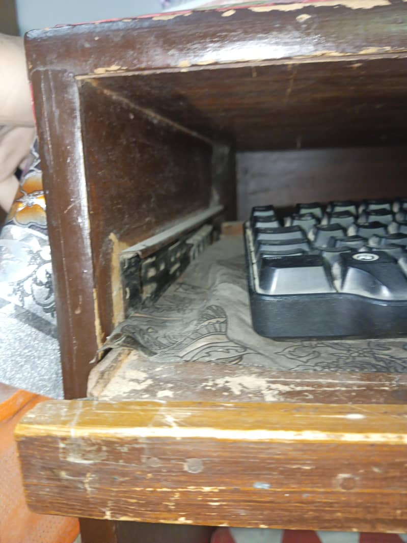 Computer Table 1